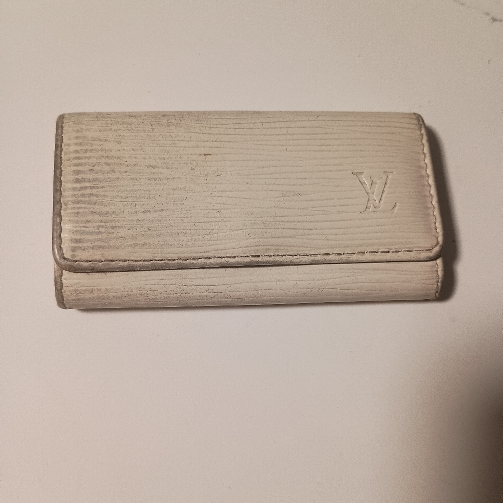 Authentic LOUIS VUITTON Epi 4 Hooks Key Case